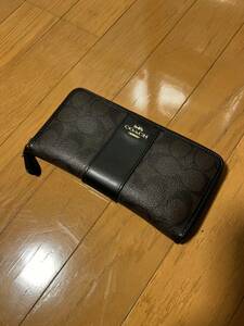 COACH コーチ　長財布　コマーシャルカラー　金ロゴ美品です。