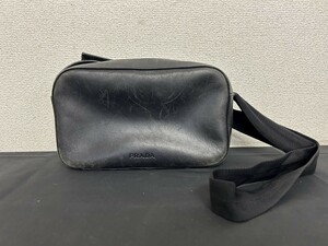 A3　PRADA　プラダ　ショルダーバッグ　レザー　ブランドバッグ　ブラックカラー　31　横約23㎝　縦約14㎝　マチ約7㎝　現状品