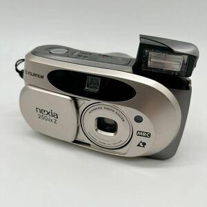 FUJIFILM nexia 250ix Z カメラ デジカメ デジタルカメラ ブラックストラップ付き