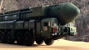 1/35 ロシア 大陸間弾道ミサイル トーポリM型 組立塗装済完成品
