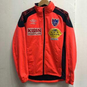 umbro アンブロ トレーニングウェア Mサイズ UEULJF40UT KIRIN F.C.TOKYO 蛍光オレンジ ネイビー ジャケット アウター