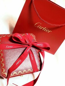 【美品／逸品物／フルセット／プレゼント向け／おまとめ同梱発送ＯＫ】Cartier(カルティエ) シルバー ネックレス 専用箱 袋 リボン付き