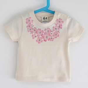 子供服 キッズTシャツ 100サイズ ナチュラル コサージュ桜柄 Tシャツ ハンドメイド 手描きTシャツ 和柄 春 プレゼント
