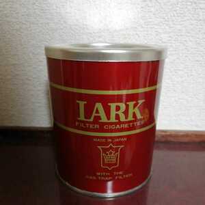 LARK 灰皿 ラーク灰皿缶 コレクター 貴重 年代物 煙草 タバコ 愛煙家 ラーク 缶皿　金色　未使用　昭和レトロ　レア？