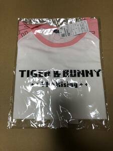 TIGER & BUNNY　Tシャツ　レディース　うさぎ柄　☆　タイバニ　タイガー＆バニー　特別展 The World of TIGER＆BUNNY　タイバニ展