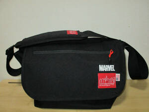 美品☆ManhattanPortage　マンハッタンポーテージ　×　MARVEL　　メッセンジャーバッグ　　黒 　　（３Eタハ ２