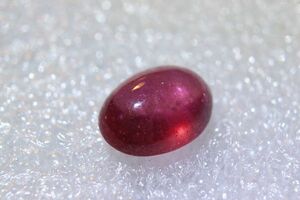 ４月の特売品★天然スリランカ産ルビー３．２４ct★カボッション