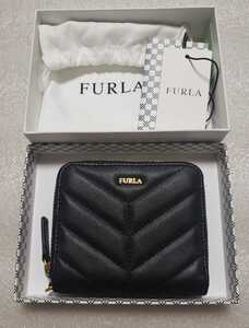 未使用 フルラ FURLA レザー 二つ折り財布 ブラック 黒 キルティング ウォレット 収納袋・化粧箱付き MAGIA S ZIPAROUND 0993355 ONYX 