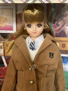 ジェニー カレンダーガール ドール リカちゃん ジェニーフレンド タカラトミー 人形 全日本女子高生制服通り