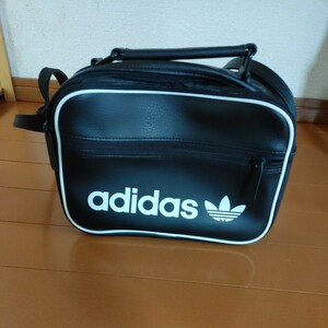 adidas originals ◆ショルダーバッグ◆ ハンドバッグ ストリートアディダスオリジナルス