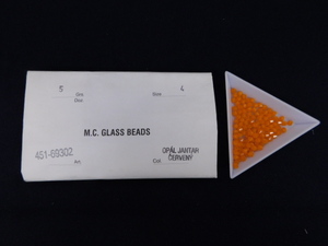 2627△未使用 チェコビーズ M.C.GLASS BEADS OPAL JANTAR CERVENY