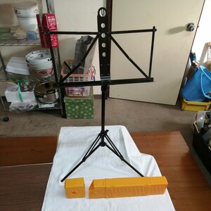 送料無料 YAMAHA ヤマハ 製譜面台 ハードケース付属　折りたたみ式譜面台 イエローボックス 音楽