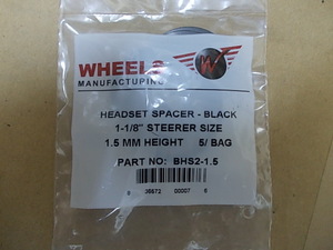 WHEELS MANUFACTURING　ヘッドスペーサー　1-1/8　1.5mm