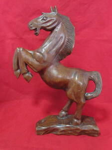 【即決価格】木製 馬/跳ね馬/立ち馬 置物 彫刻 オブジェ 像 幸運 風水 縁起物