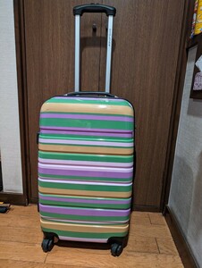 キャリーバッグ　キャリーケース　８３Ｌ スーツケース