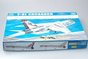 トランペッター 1/32 F-8J クルセイダー プラモデル