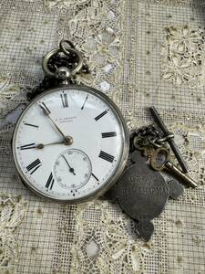 懐中時計 アンティーク J W Benson London 懐中提げ時計 銀製　鍵付き　現状稼働品　精度不明　中古品　シルバー 手巻き 