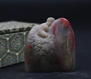 中国美術 書道具 鶏血石 葡萄鼠彫 印材 印章 寿山石 TK019