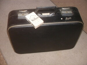 昭和レトロ　スーツケース　カギはありません　ゆうパック１００サイズ