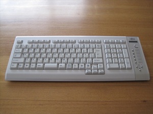 富士通の液晶一体型PC FMV-LX50の純正ワイヤレスキーボード