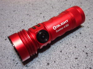 OLIGHT　Seeker４Mini　カラー：レッド　1200ルーメン/120メートル　色温度 : 昼光色CW(5700-6700K)