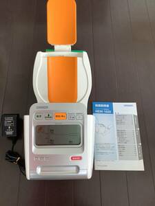 USED 良品 オムロン 自動電子血圧計 HEM-1020 純正ACアダプター 取扱説明書