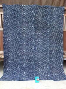 ざっくり感の手織り中厚藍木綿型染幾何学松竹梅文古布・4幅繋ぎ・165×130㌢・重370g・リメイク素材