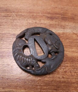 麦根住宗典製 鍔 江戸時代 刀装具 日本のアンティーク 旧家蔵出し 和骨董 当時物 在銘 作家 鉄 透かし
