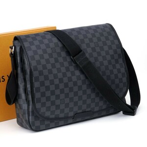 【極美品】 ルイヴィトン Louis Vuitton ダミエ グラフィット ダニエル GM ブラック系 ショルダーバッグ メンズ 1円 定価約17万 1066