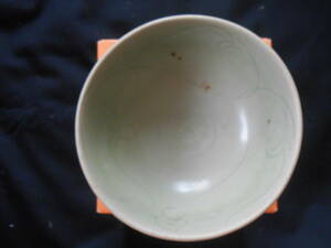 中国陶磁18　龍泉窯青磁刻花文碗　当時物　元代もしくは明代