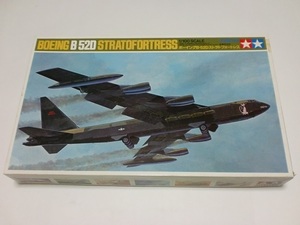 タミヤ 1/100 ボーイング B-52D ストラトフォートレス 爆撃機 ベトナム戦争 北爆 ハノイ BOEING STRATOFORTRESS TAMIYA JAPAN