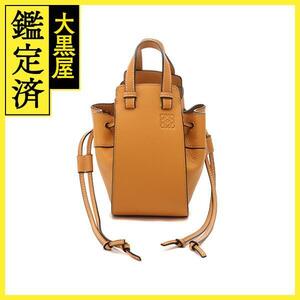 LOEWE　ロエベ　ハンモック ドローストリングバッグ ミニ ライトブラウン　レザー　314.30.V07【472】2143300198348