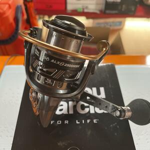 新品 アブガルシア Revo ALX THETA 【2500MSH】 スピニングリール 釣り具 フィッシング 海釣り ブラックバス シーバス アイナメ