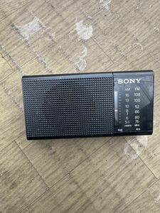 SONY ソニー ハンディーポータブルラジオ ICF-P36 : FM/AM/ワイドFM対応 横置き型 ブラック ラジカセ 《ICF-P36》