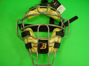 オーダー BELGARD ベルガード 審判用マスク 硬式野球用 シルバー×クリーム 軽量マスク UM770W 発声のしやすい W型パッド Bマーク付き