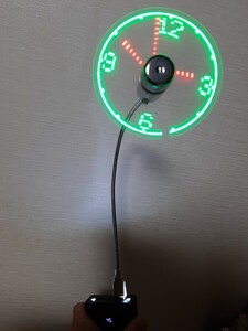 LED時計が浮かぶ USB フレキシブル LEDクロックファン 卓上扇風機