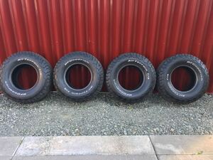 285/75/16r BFgoodrich ATバリ溝 