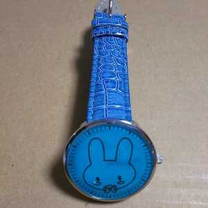 ◇うさぎがキュートな半透明アナログ腕時計 ブルー 