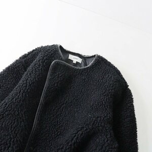 ハイク HYKE レザーパイピング ノーカラー フリース コート /ブラック 羽織り ボア 起毛 FAUX SHEARLING 【2400013735698】