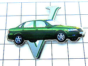 ピンバッジ・ボルボ緑色の車Ｖ◆フランス限定ピンズ◆レアなヴィンテージものピンバッチ
