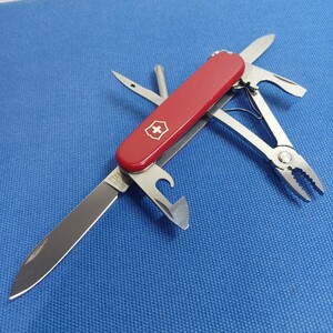 ◆VICTORINOX ビクトリノックス マルチツール ナイフ◆熊対策◆収納時約 9cm◆18才未満購入不可