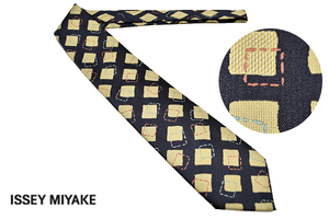 N-1561★送料無料★美品★im MIYAKE DESIGN STUDIO アイエム イッセイミヤケ★日本製 ネイビー紺色 総柄 織り生地 シルクネクタイ