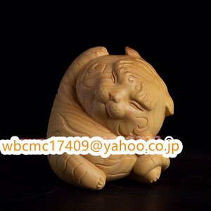 虎 可愛い 極上木彫り 賞翫工芸品 黄楊木 置物 繊細彫刻 F9