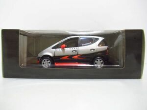 maisto　メルセデスベンツ Mercedes-Benz A-Class (Formula 1 Design)　1/18　ミニカー [Dass0910]