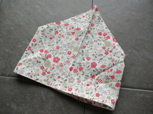 ハンドメイド＊赤の花柄 三角巾 自分で着用できる 年長～小学校低学年向き＊
