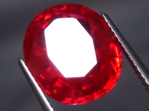 10.60ct 新品・ピジョンブラッドカラー合成ルビー ブラックライト発色効果あり