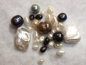 159 -1 淡水真珠両穴&アコヤ真珠片穴等のパールセット!小粒やスリークォーターも!ややモノトーン系!ハネもの