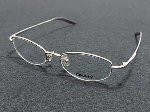 新品　DKNX ダナ・キャランニューヨーク　日本製　メガネ　眼鏡　高級感　上品　ハーフリム　チタン　シルバー