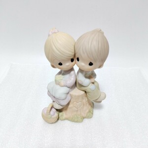 プレシャスモーメント Precious Moments Love One Another フィギュリン 12cm 置物 陶器人形A-49102