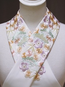 刺繍半衿 H2653-12 送料無料 Silelly(シルエリ－）日本製 白地に刺しゅう半衿 ポリエステル半衿　白の半衿　